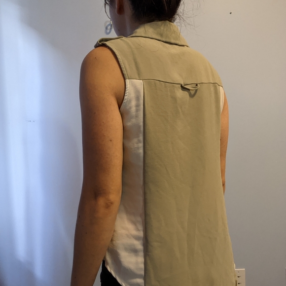 Button-up elegant top - Picture 2 of 2